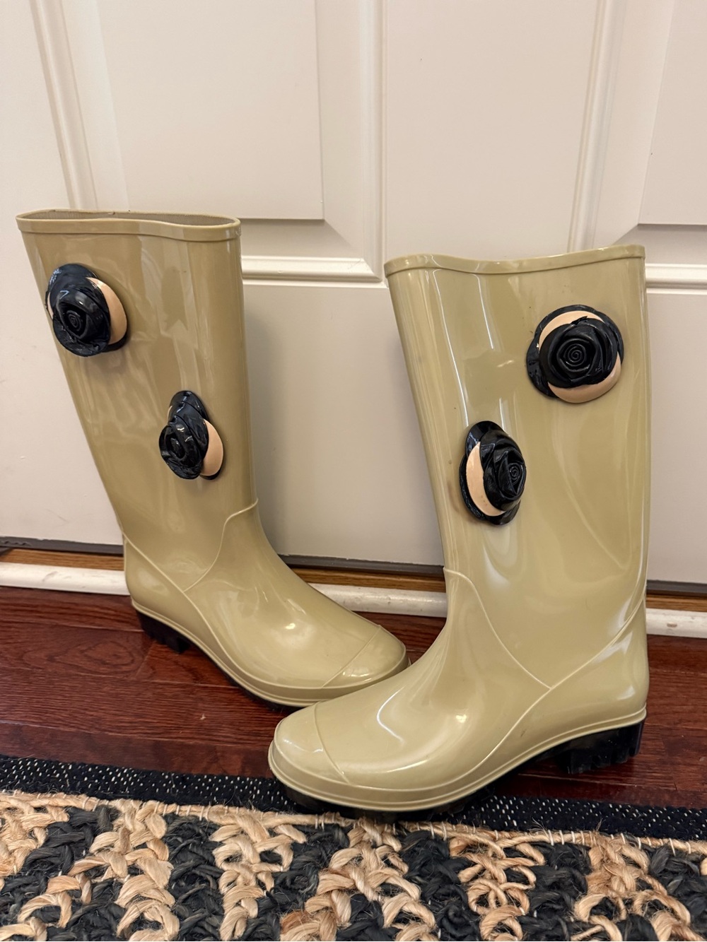 Dizzy Beige Rain Boots with Black Rose Accents